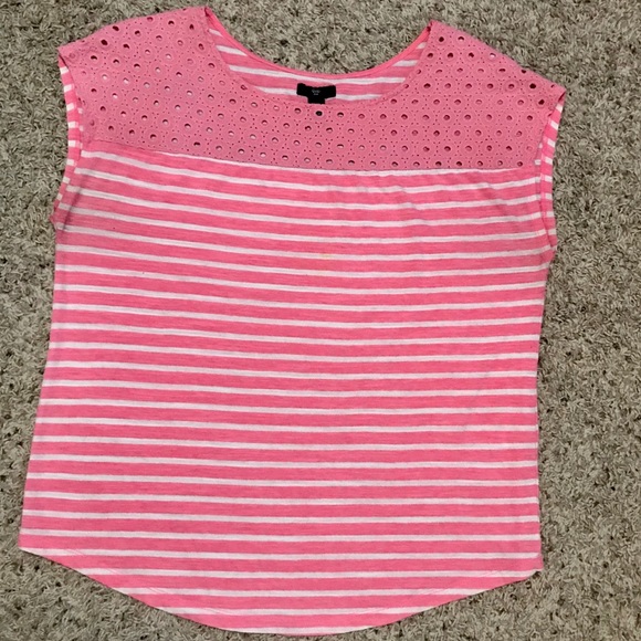 Super Cute Pink Striped Top Size Medium - Picture 5 of 6